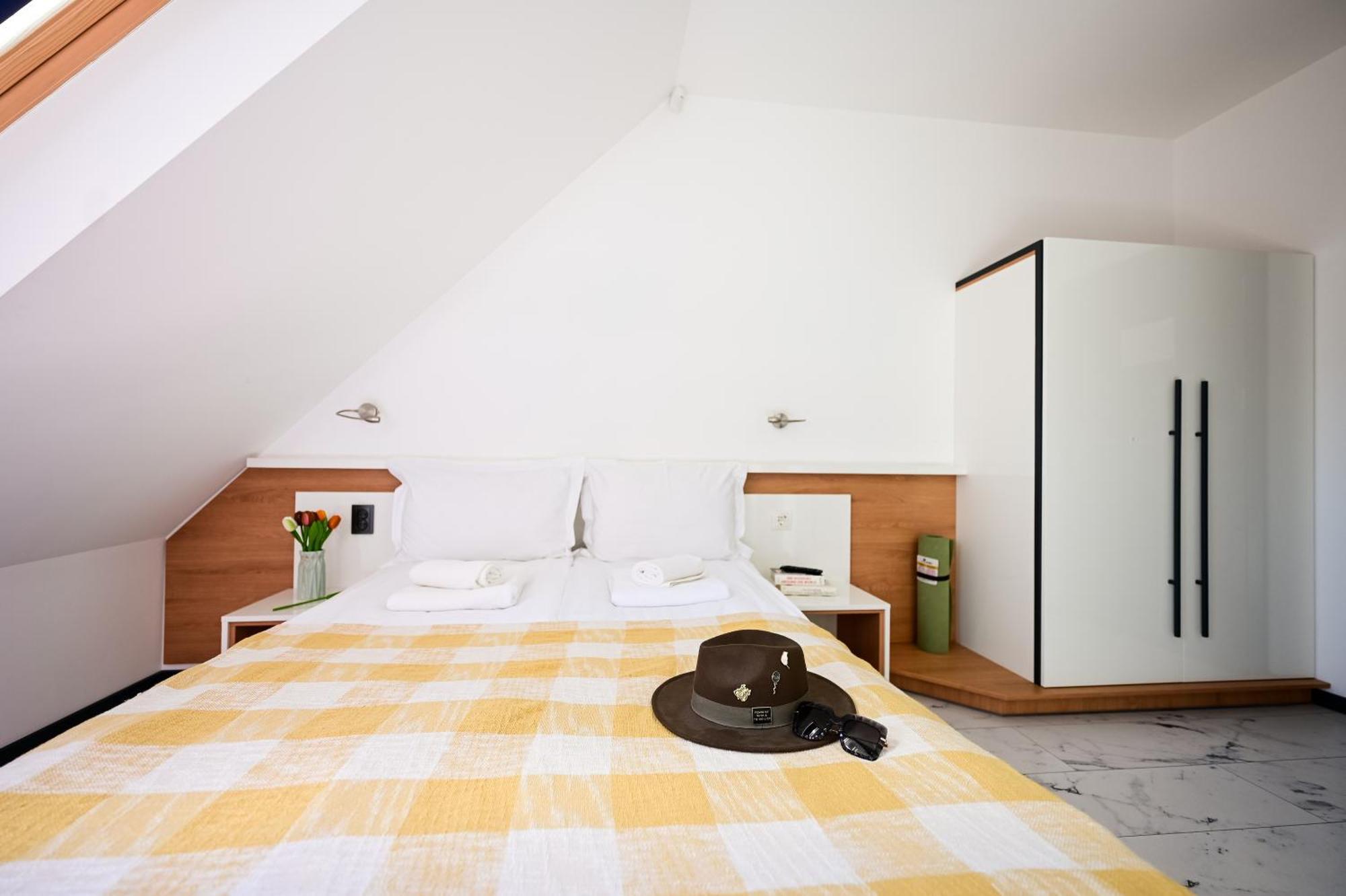 Rubo Hotel Shumen Ngoại thất bức ảnh