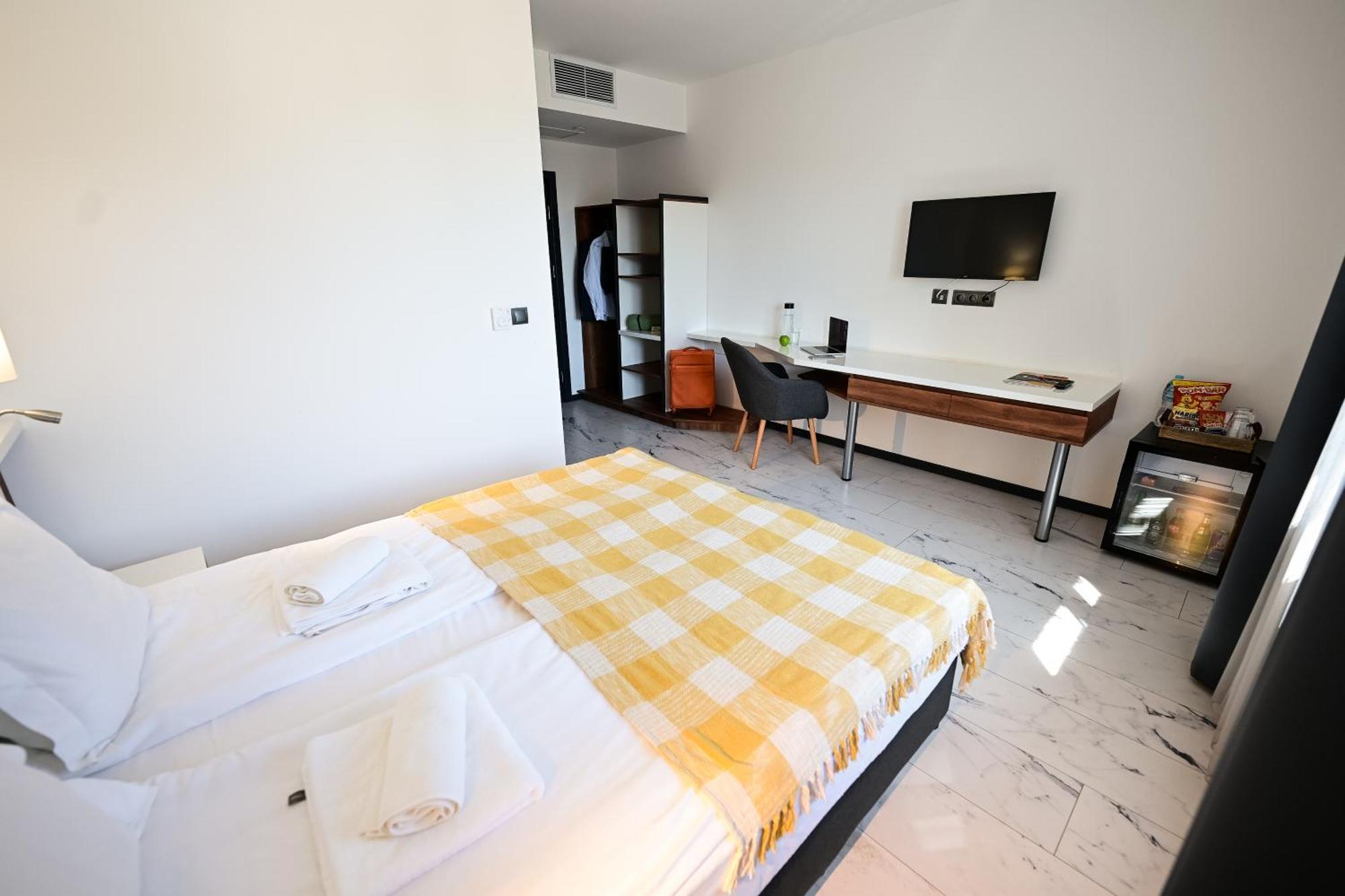 Rubo Hotel Shumen Ngoại thất bức ảnh