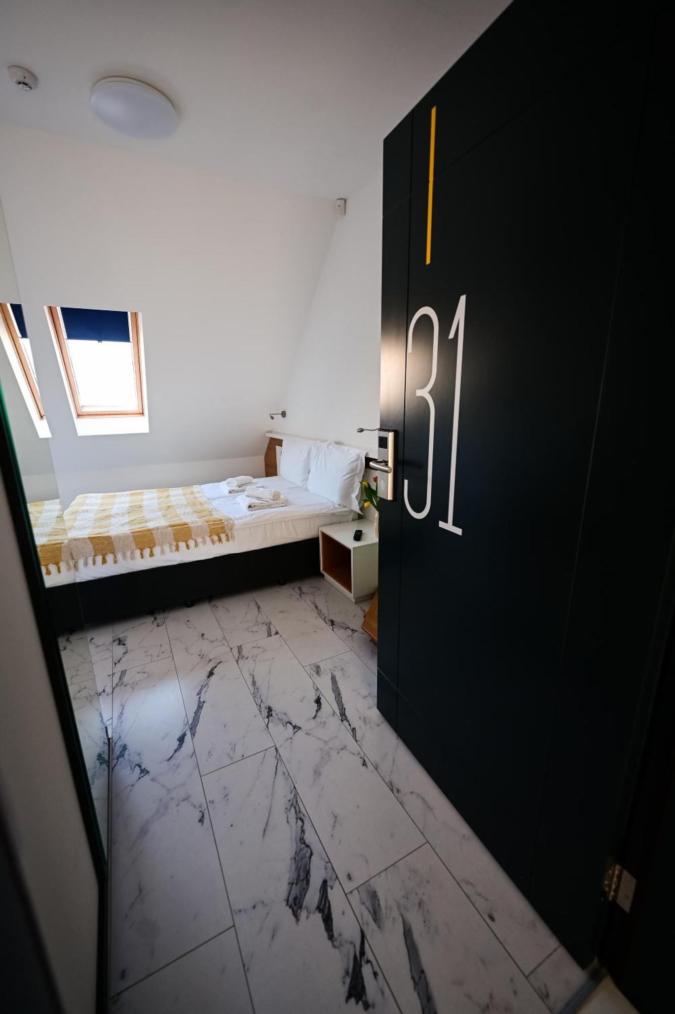 Rubo Hotel Shumen Ngoại thất bức ảnh
