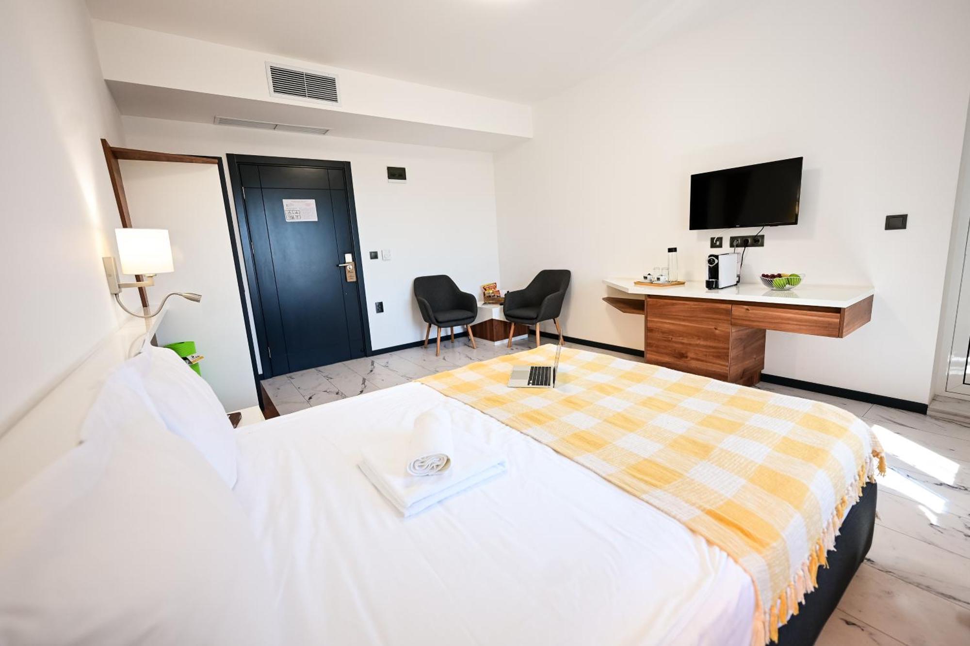 Rubo Hotel Shumen Ngoại thất bức ảnh