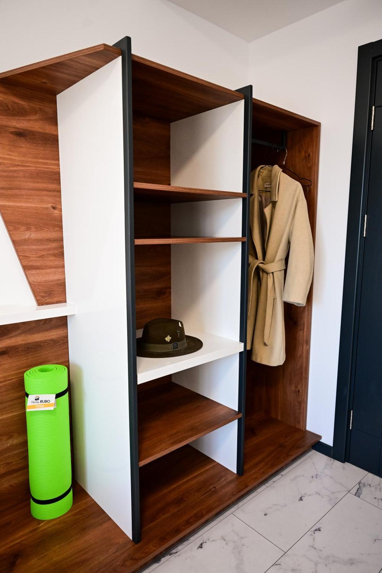 Rubo Hotel Shumen Ngoại thất bức ảnh