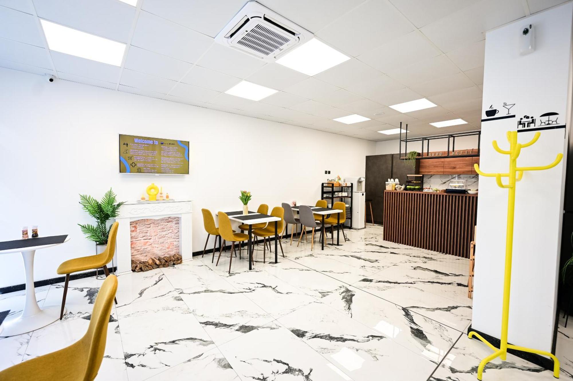 Rubo Hotel Shumen Ngoại thất bức ảnh